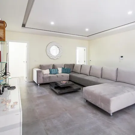 Verdizela Sleeps 8 Pool Wifi Villa *
