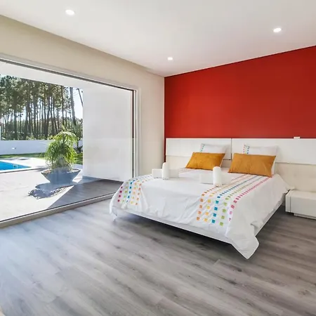 Verdizela Sleeps 8 Pool Wifi *